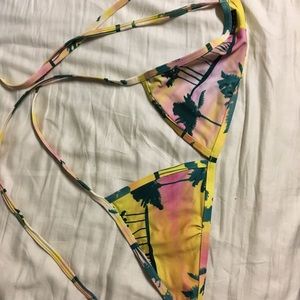 JOLYN TRIANGLE TOP- Hawaiian sunset print